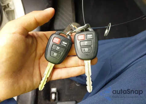 2017 Toyota Corolla Se from USA, damaged, VIN 2T1BURHE9HC893191